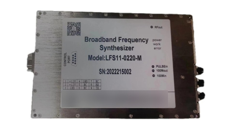 Synthétiseur large bande LFS11